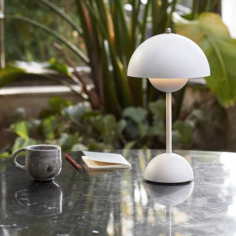 Lampa Stołowa LED Dotykowa – Dekoracyjne Oświetlenie do Salonu