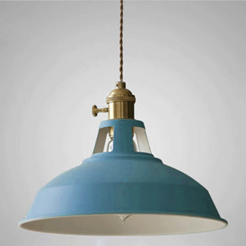 Lampa Wisząca Industrialna Metalowa – Retro Oświetlenie do Restauracji