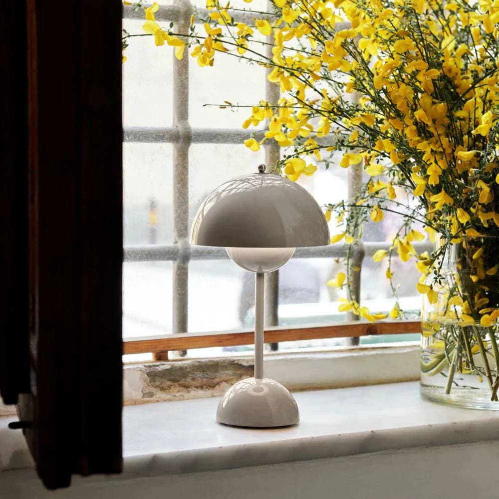 Lampa Stołowa LED Dotykowa – Dekoracyjne Oświetlenie do Salonu 10