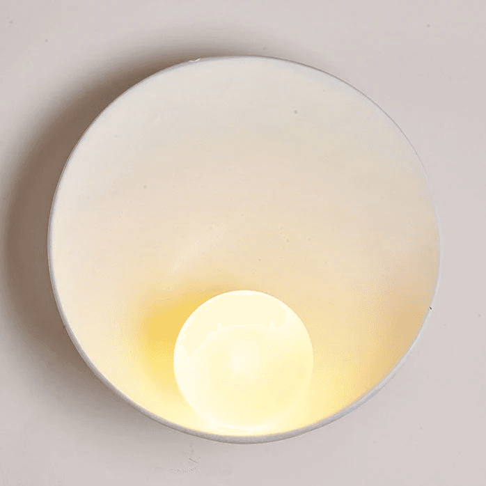 Nowoczesna minimalistyczna okrągła kinkietowa lampa ścienna z żywicy i żelaza