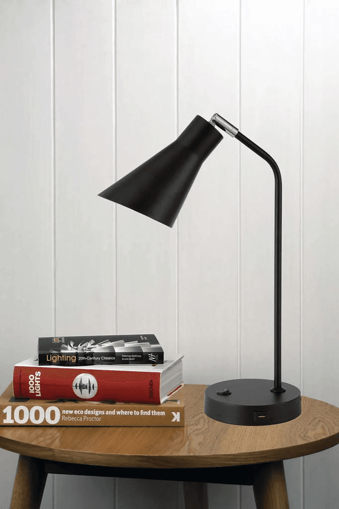 Smukła lampka stołowa Gerroa