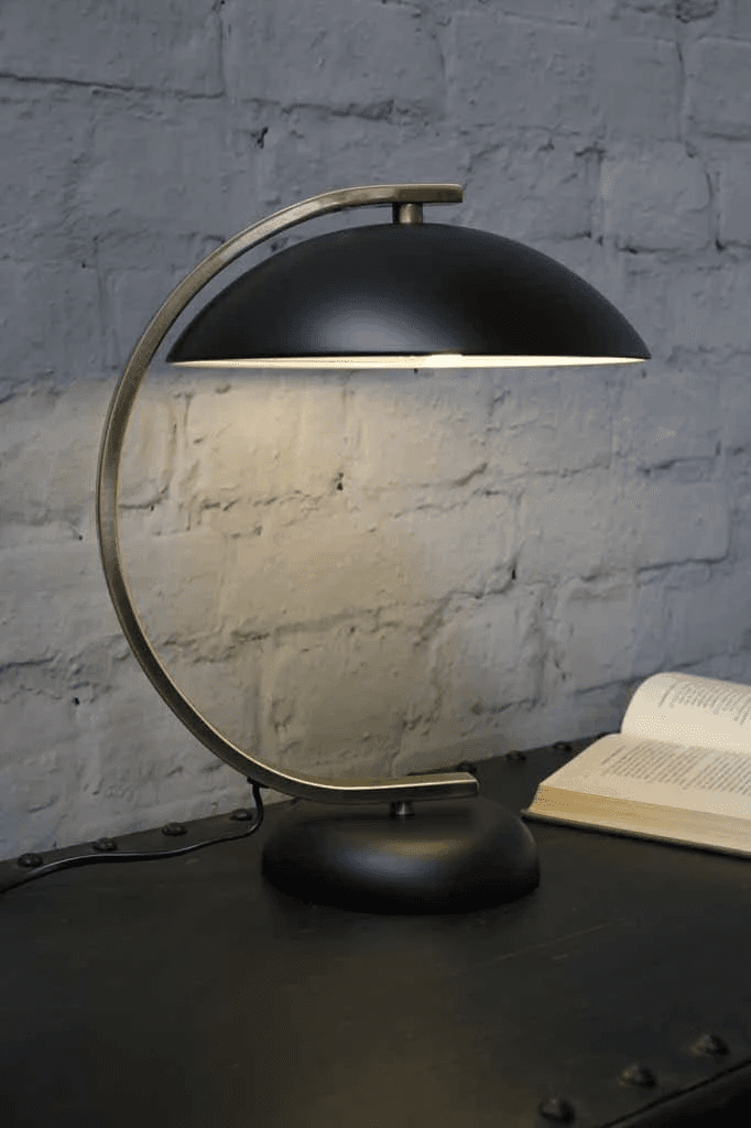 Lampka stołowa Charleston w kolorze czarnym